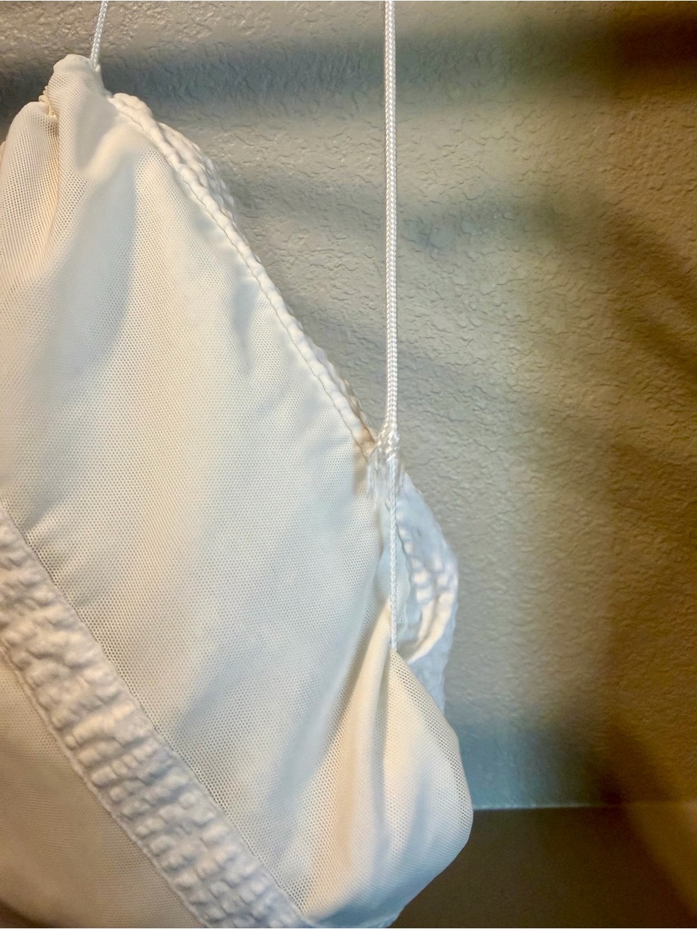 Lululemon White Textured Packable Zip Jacket turns into Drawstring Bag Size 12 - Picture 6 of 6